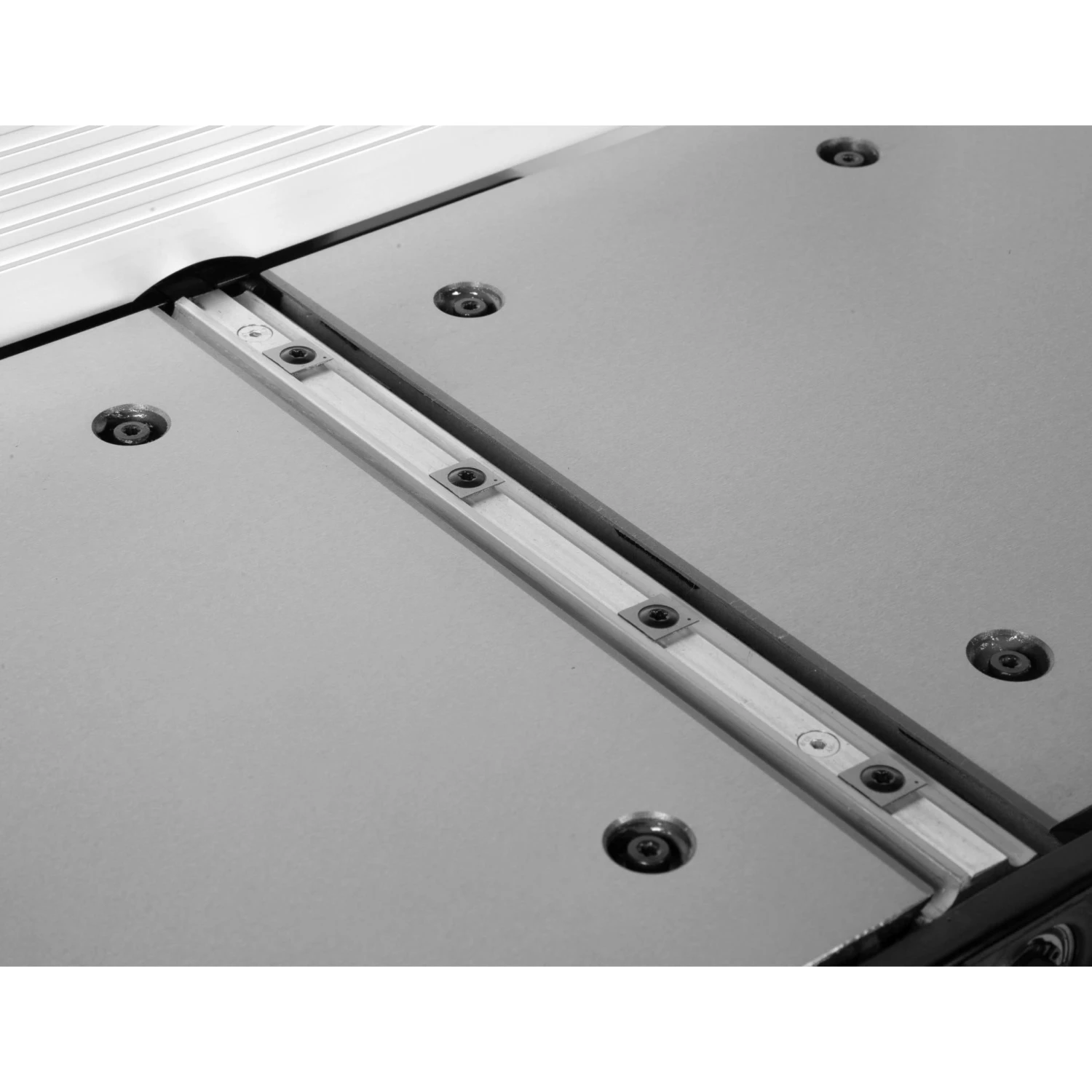 WEN JT1020H 12-Amp 10-Inch Spiral Benchtop Jointer With Extendable Cast-Iron Table(Wen Jt1020h 12 Amp 10 Inch Spiral Benchtop Jointer With Extendable Cast Iron Table) 7 WEN JT1020H 12-Amp 10-Inch Spiral Benchtop Jointer With Extendable Cast-Iron Table(Wen Jt1020h 12 Amp 10 Inch Spiral Benchtop Jointer With Extendable Cast Iron Table) - Image 5