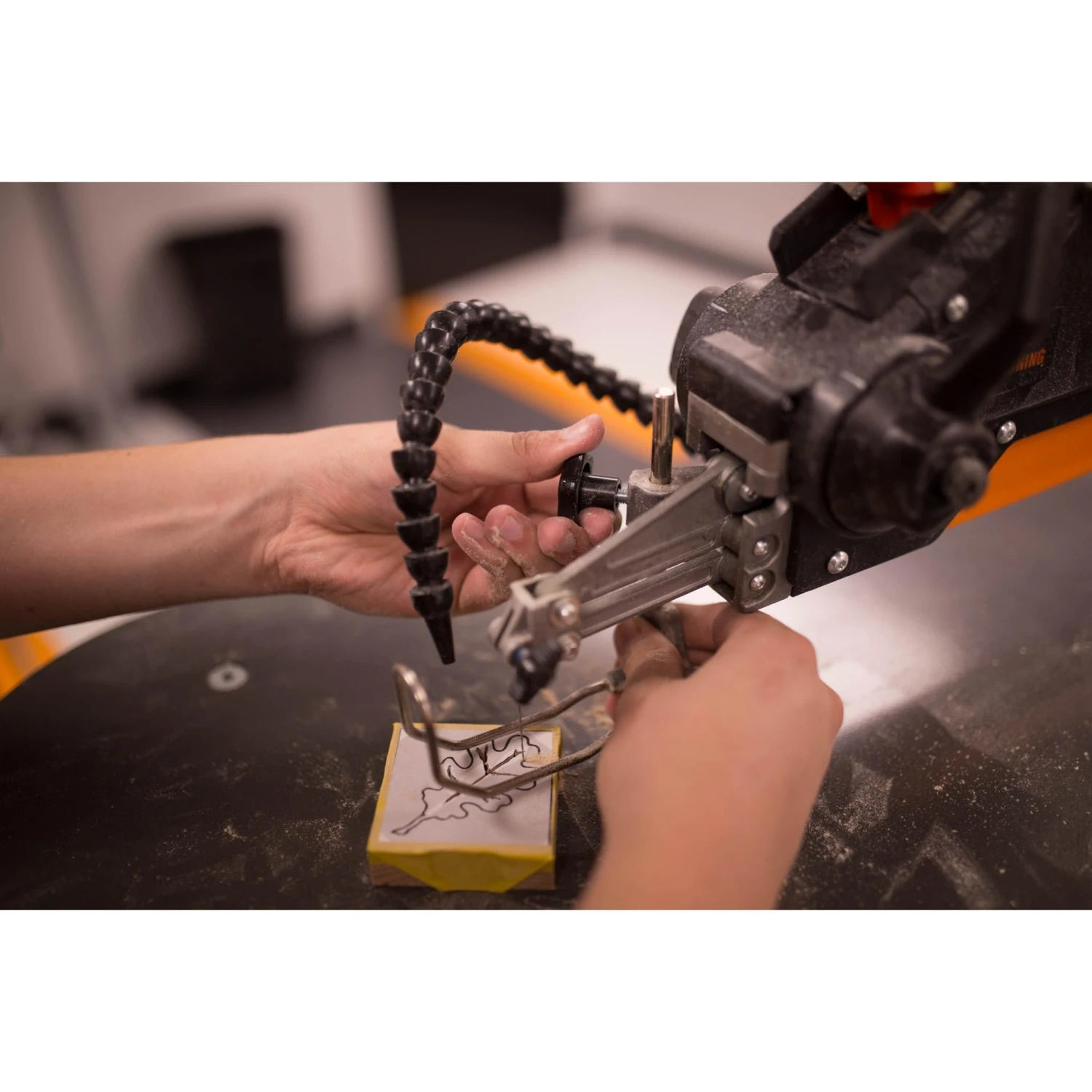 WEN LL2156 21-Inch 1.6-Amp Variable Speed Parallel Arm Scroll Saw With Extra-Large Dual-Bevel Steel Table(Wen Ll2156 21 Inch 1 6 Amp Variable Speed Parallel Arm Scroll Saw With Extra Large Dual Bevel Steel Table) 9 WEN LL2156 21-Inch 1.6-Amp Variable Speed Parallel Arm Scroll Saw With Extra-Large Dual-Bevel Steel Table(Wen Ll2156 21 Inch 1 6 Amp Variable Speed Parallel Arm Scroll Saw With Extra Large Dual Bevel Steel Table) - Image 7